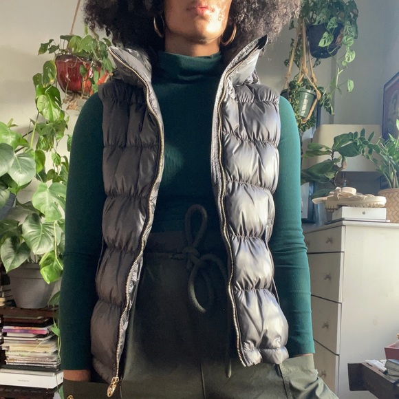 Michael Kors Puffer Grey Vest with Hoodie, never worn! Still has tags! Size S - Picture 6 of 10